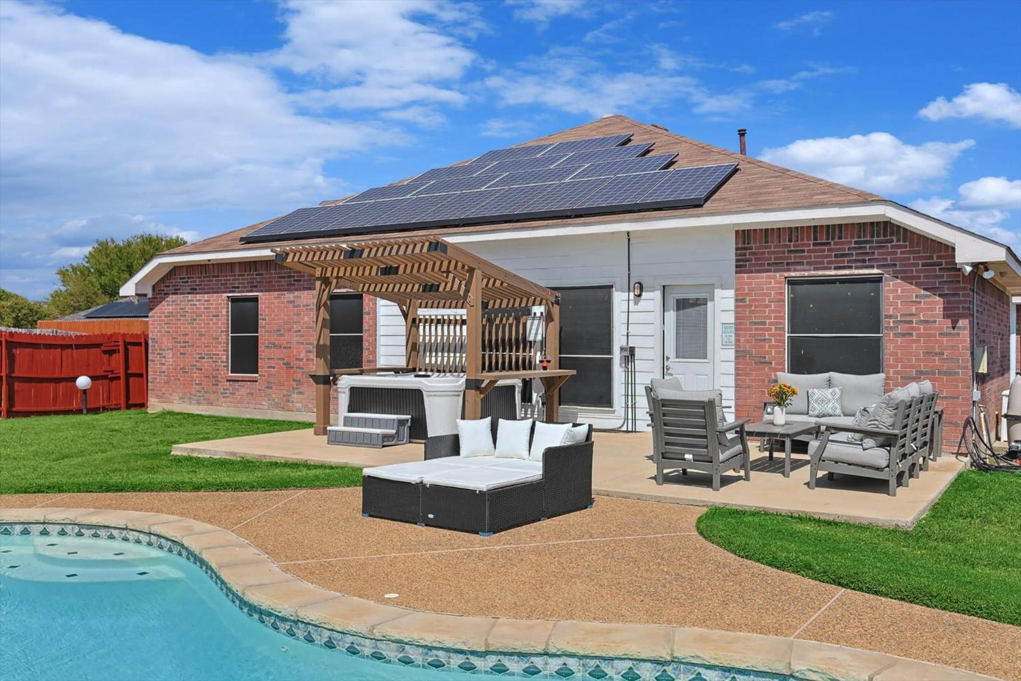 5br Getaway In With Pool, Hot Tub & Cinema DeSoto