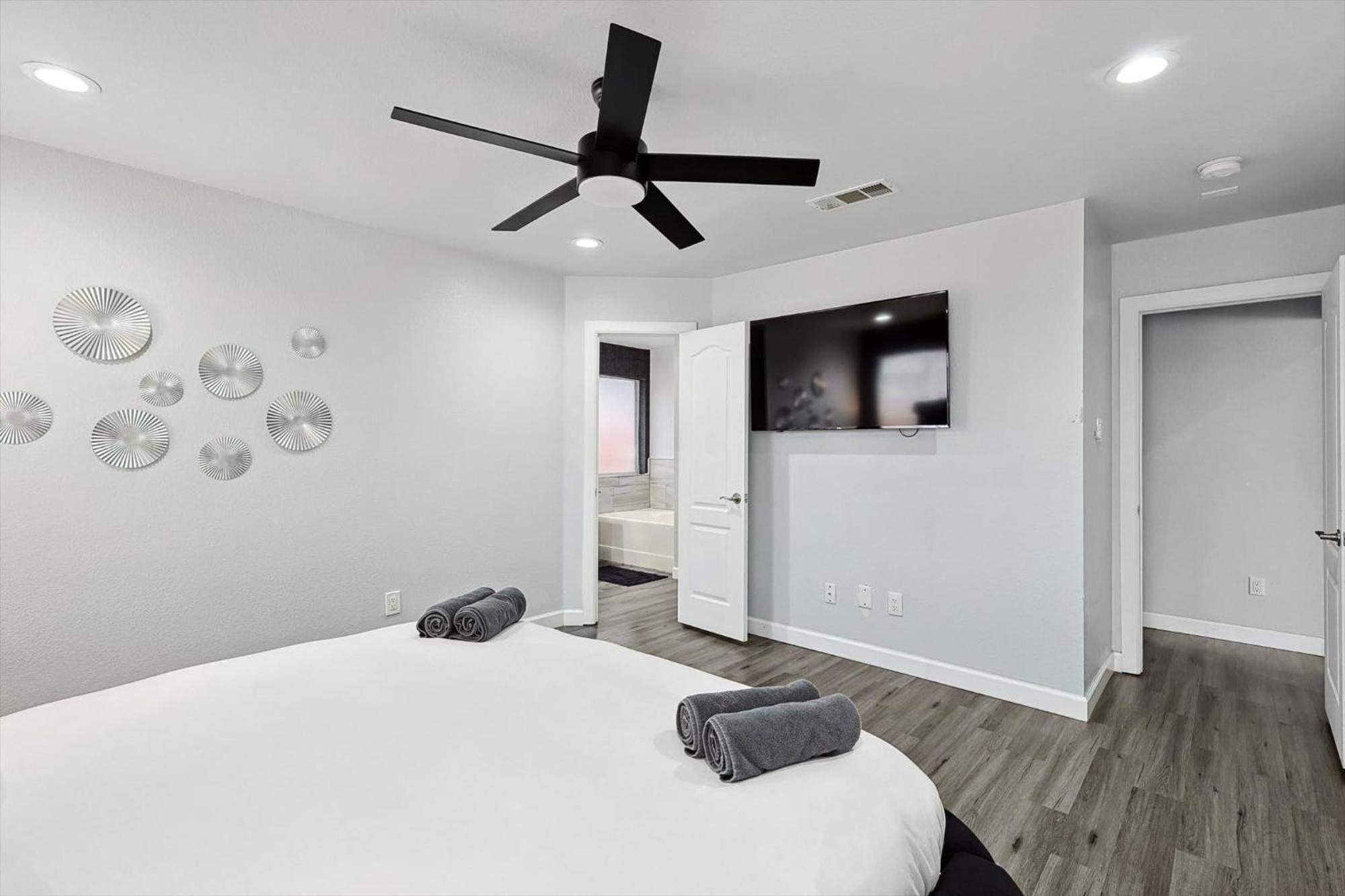 Villa 5br Getaway In With Pool, Hot Tub & Cinema DeSoto